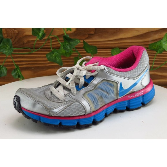 Nike Dual Fusion ST 2 Youth Girls Shoes Size 2.5 M Silver Running Mesh‎ - Picture 1 of 9